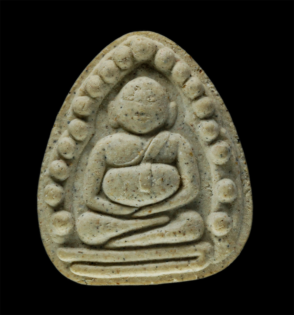 8Jan25 (25)ap.jpg - พระสังกัจจายน์ข้างเม็ด พระผงพิมพ์นิยมหลวงปู่ภู วัดอินทรวิหารบางขุนพรหม จ.กรุงเทพฯ ปี2535 เนื้อผงพุทธคุณ ผงว่าน ผงเก่าหลวงปู่ภู พระเก่าสวย มวลสารดี น่า [..] | https://kamulet.in.th